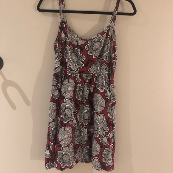 Black and red floral dress - Picture 3 of 3